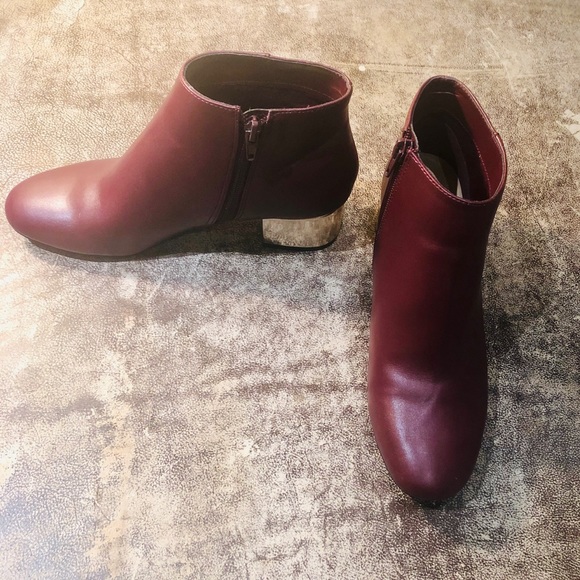 Andrew Marc Haydeng Ankle Booties - Picture 5 of 8